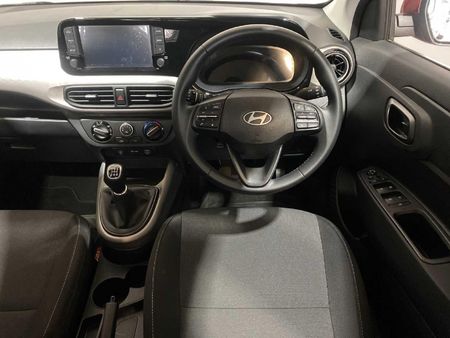2025-Hyundai-Exter-12-Executive_23