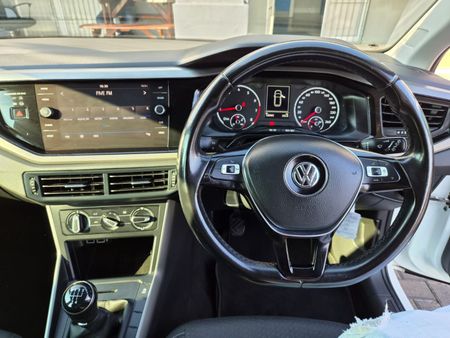 2019-Volkswagen-Polo-10-TSI-Comfortline_12