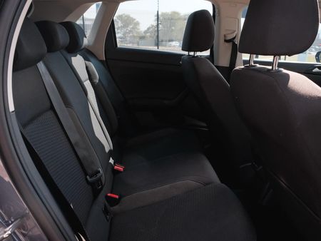 2022-Volkswagen-Polo-With-Panoramic-roof_12