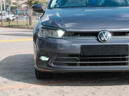 2022-Volkswagen-Polo-With-Panoramic-roof_3