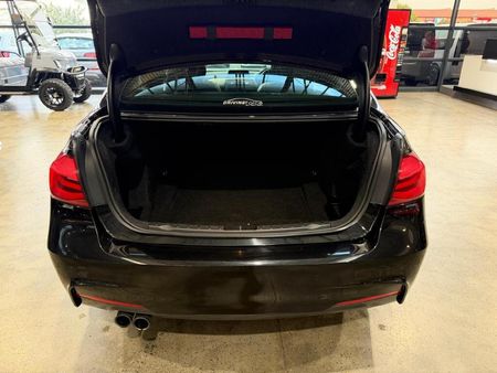 2018-BMW-3-Series-320i-Auto_12