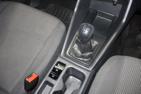 2023-Volkswagen-Caddy-Cargo-16i-81kw-Panel-Van_11