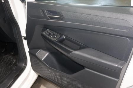2023-Volkswagen-Caddy-Cargo-16i-81kw-Panel-Van_12