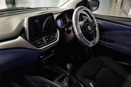 2025-Suzuki-Baleno-15-GL_10