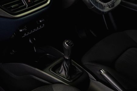 2025-Suzuki-Baleno-15-GL_11