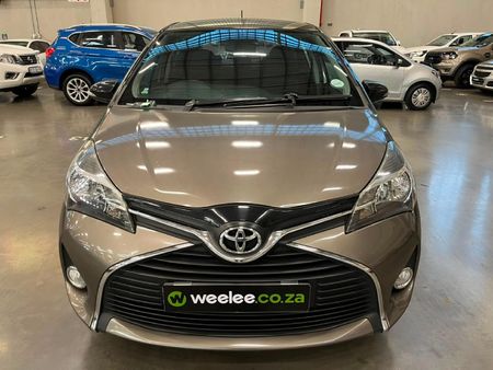 2016-Toyota-Yaris-10-5-dr_7