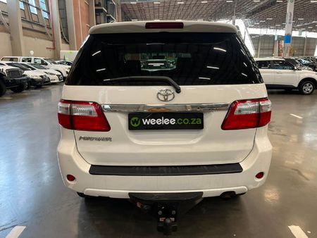 2011-Toyota-Fortuner-30-D-4D-Heritage-Raised-Body-Auto_3