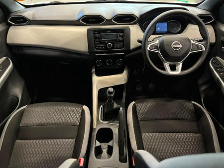 2024-Nissan-Magnite-10-Visia_9