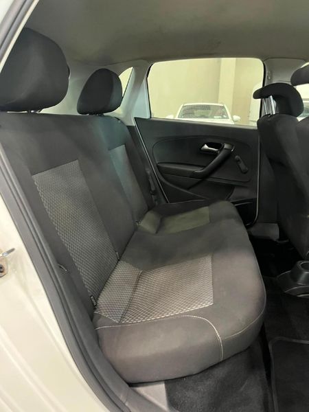 2021-Volkswagen-Polo-Vivo-16-Highline-5-dr_11
