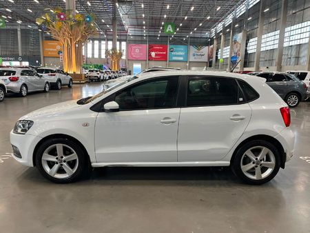 2021-Volkswagen-Polo-Vivo-16-Highline-5-dr_5