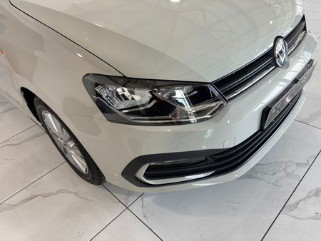2026-Volkswagen-Polo-Vivo-14-Life_7