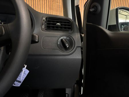 2026-Volkswagen-Polo-Vivo-14-Life_8