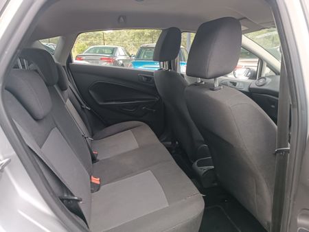 2014-Ford-Fiesta-14-Ambiente-5-dr_10
