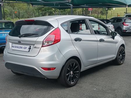 2014-Ford-Fiesta-14-Ambiente-5-dr_4