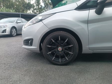 2014-Ford-Fiesta-14-Ambiente-5-dr_7