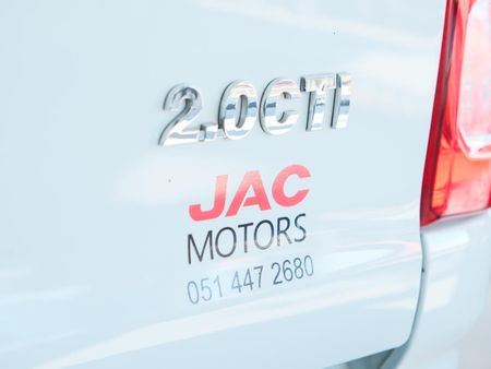 2025-JAC-T8-20-CTI-Super-Lux-4x4-Double-Cab_11