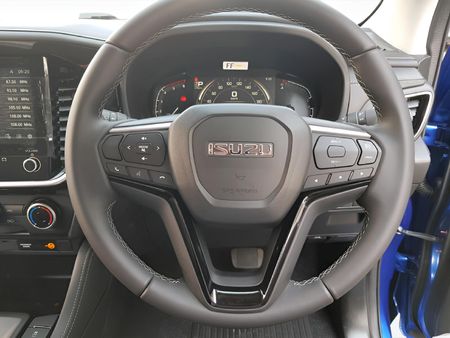 2026-Isuzu-Mu-x-19D-LS-Auto_11