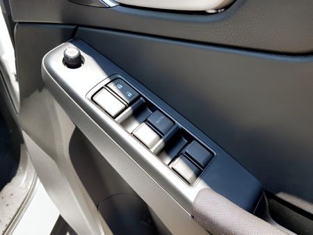 2026-Isuzu-D-Max-19-DDI-HR-LS-Auto-Double-Cab_13
