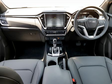 2026-Isuzu-D-Max-30-DDI-V-Cross-HR-Auto-Double-Cab_9