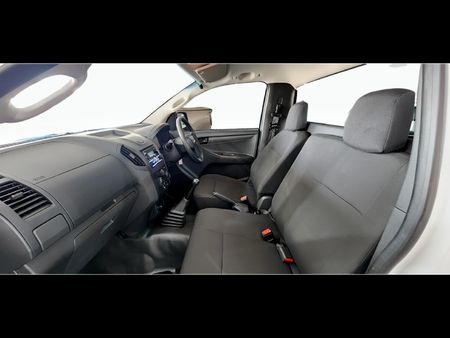 2026-Isuzu-D-Max-250C-Fleetside-Single-Cab_12