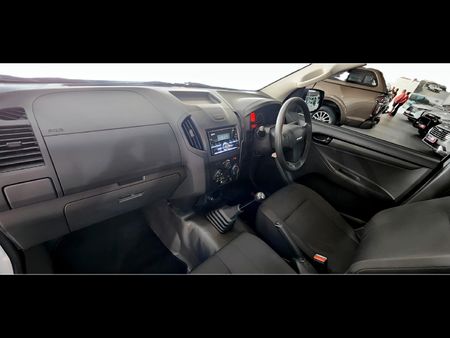 2026-Isuzu-D-Max-250C-Fleetside-Single-Cab_13