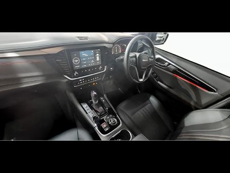 2025-Isuzu-Mu-x-30D-Onyx-XT-4x4-Auto_12