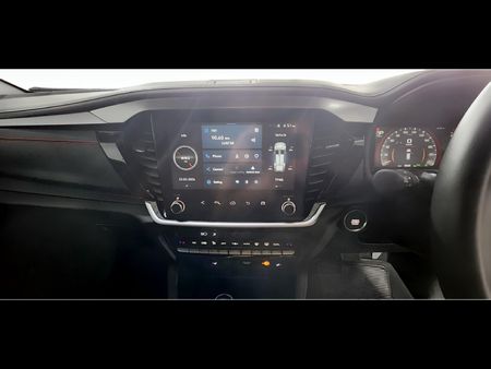 2025-Isuzu-Mu-x-30D-Onyx-XT-4x4-Auto_15