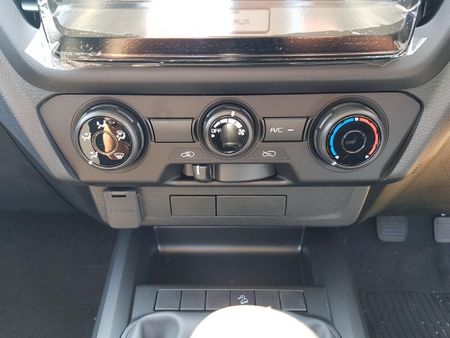 2026-Isuzu-D-Max-19-DDI-HR-L-Single-Cab_18