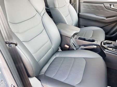 2026-Isuzu-D-Max-30-DDI-V-Cross-4x4-Auto-Double-Cab_12