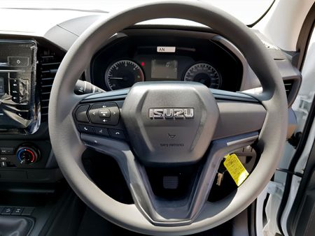 2026-Isuzu-D-Max-19-DDI-HR-L-Extended-Cab_13