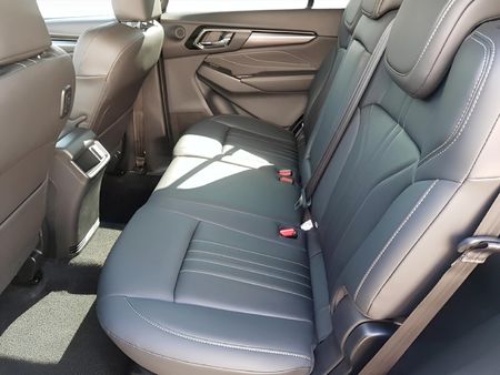 2026-Isuzu-Mu-x-30D-LS-4x4-Auto_8