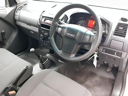 2024-Isuzu-D-Max-250-HO-Fleetside-Safety-Single-Cab_8