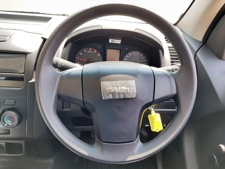 2026-Isuzu-D-Max-250C-Single-Cab_17