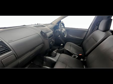 2026-Isuzu-D-Max-250C-Single-Cab_16