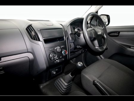 2026-Isuzu-D-Max-250C-Fleetside-Single-Cab_12