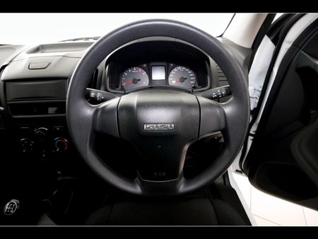 2026-Isuzu-D-Max-250C-Fleetside-Single-Cab_13