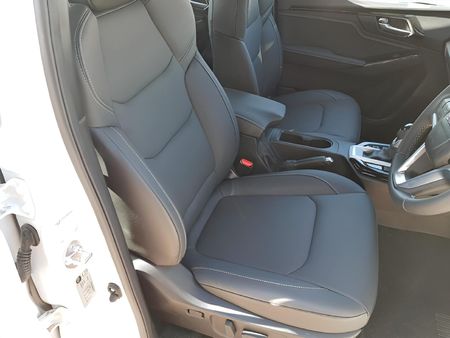 2026-Isuzu-D-Max-30-DDI-V-Cross-HR-Auto-Double-Cab_14