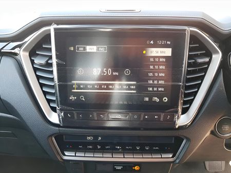 2026-Isuzu-D-Max-30-DDI-V-Cross-HR-Auto-Double-Cab_18