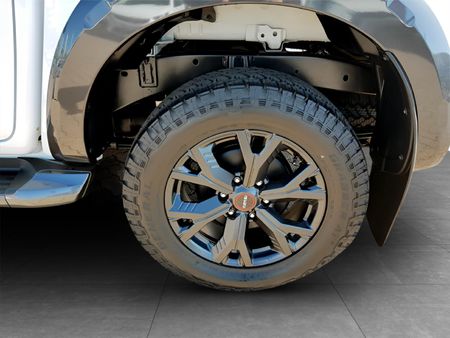 2026-Isuzu-D-Max-30-DDI-V-Cross-HR-Auto-Double-Cab_5