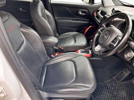 2021-Jeep-Renegade-24-Trailhawk-AWD-Auto_18