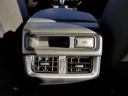 2026-Isuzu-D-Max-30-DDI-V-Cross-HR-4x4-Auto-Double-Cab_13