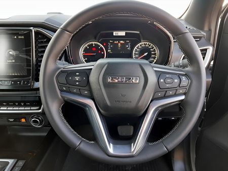 2026-Isuzu-D-Max-30-DDI-V-Cross-HR-4x4-Auto-Double-Cab_14