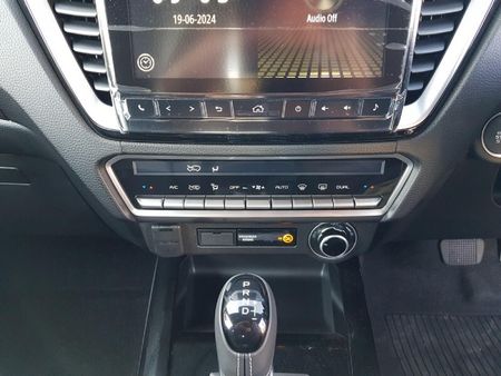 2026-Isuzu-D-Max-30-DDI-V-Cross-HR-4x4-Auto-Double-Cab_19
