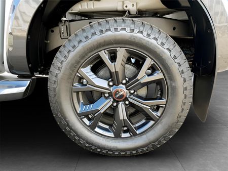 2026-Isuzu-D-Max-30-DDI-V-Cross-HR-4x4-Auto-Double-Cab_5
