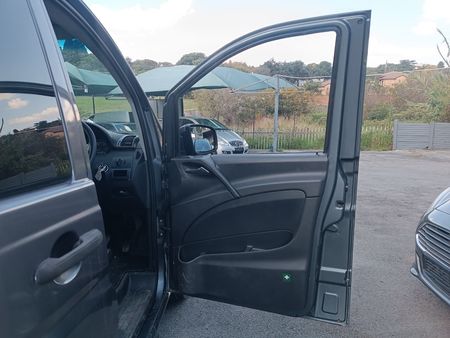 2012-Mercedes-Benz-Vito-116-CDI-CrewBus_9