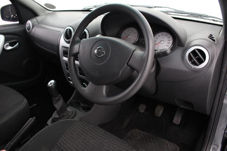 2021-Nissan-NP200-16-SE_5