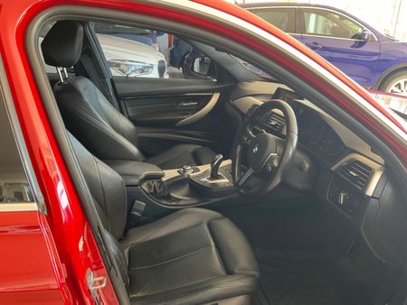 2016-BMW-3-Series-320i-M-Sport-Auto_10