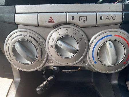 2007-Daihatsu-Sirion-13-Sport_13