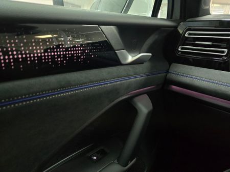 2026-Volkswagen-Tiguan-14TSI-R-Line_12