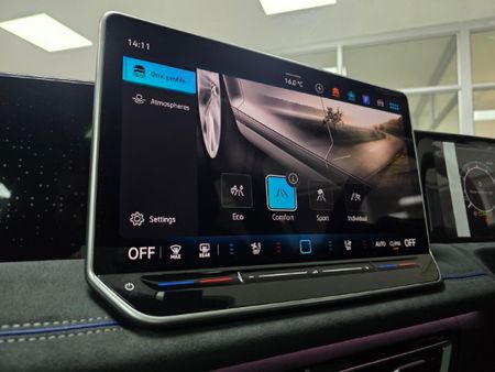 2026-Volkswagen-Tiguan-14TSI-R-Line_14
